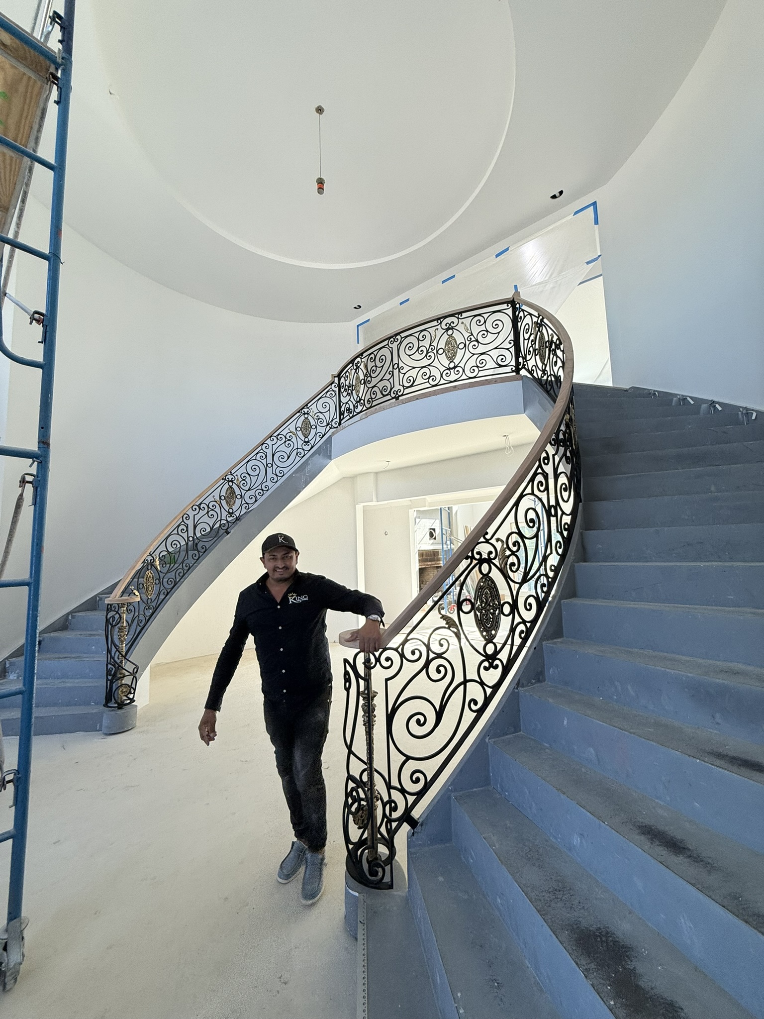 The Medallion Scrollwork Staircase — photo 11